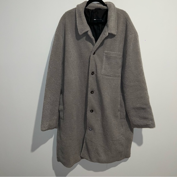 ASOS Design Gray Sherpa Button Up Shacket - Picture 9 of 10